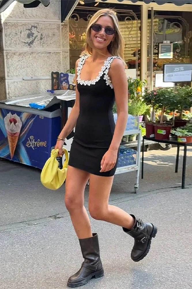 Notiglo - Floral Patchwork Slim Backless Square Neck Sleeveless Mini Dress